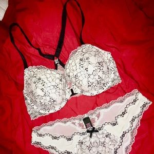 Victoria’s Secret Racer Back Bra 34D